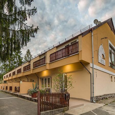 Lipicai Hotel Es Etterem Szilvásvárad Eksteriør billede