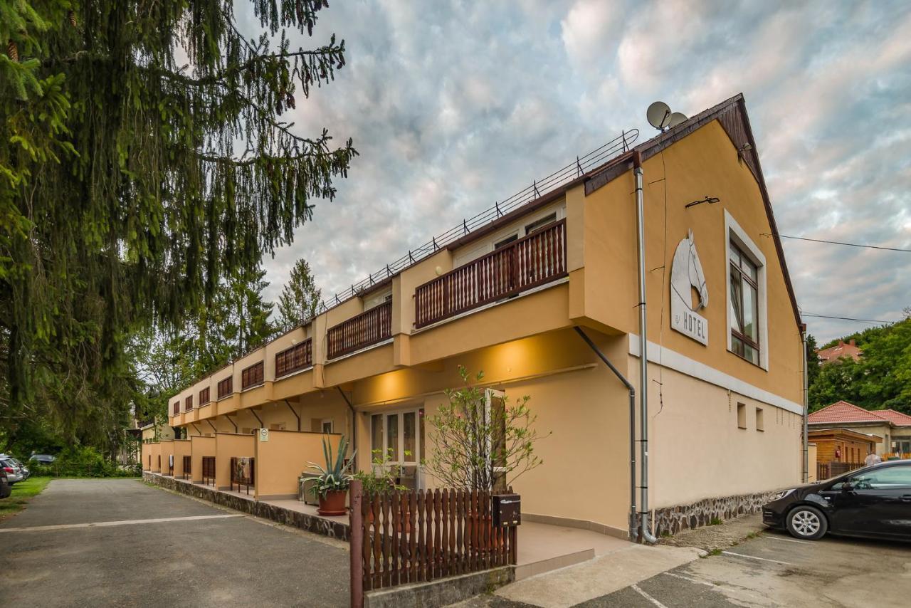 Lipicai Hotel Es Etterem Szilvásvárad Eksteriør billede